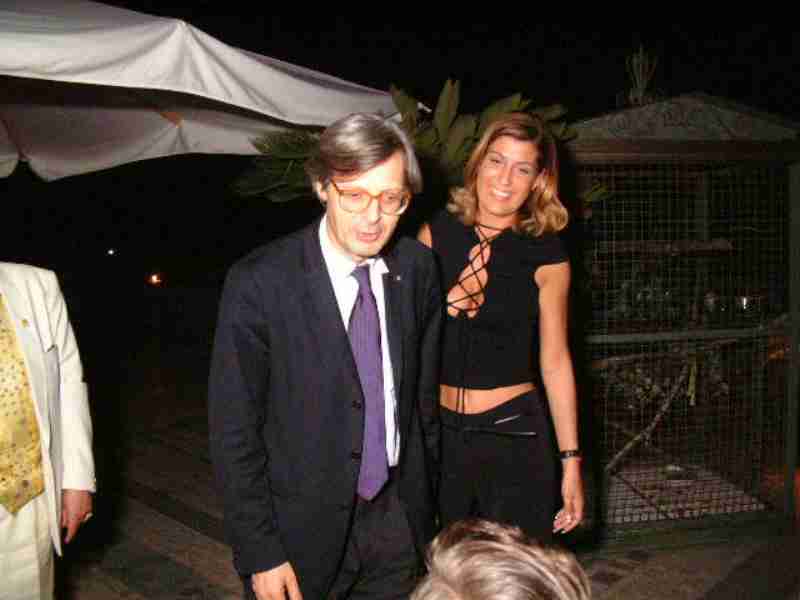 ../Images/Vittorio Sgarbi e Raffaella Zardo (1).jpg